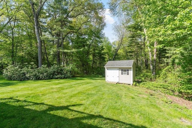 24 Meadowview Rd, Georgetown, MA 01833