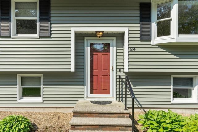24 Meadowview Rd, Georgetown, MA 01833