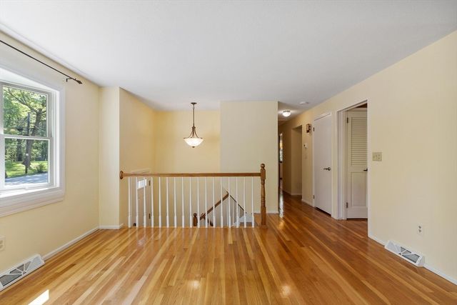 24 Meadowview Rd, Georgetown, MA 01833