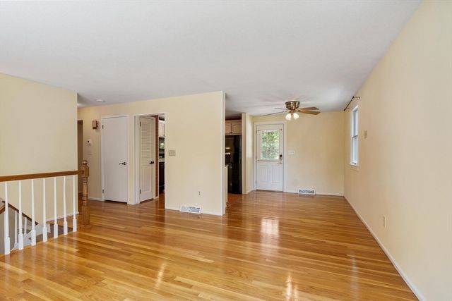 24 Meadowview Rd, Georgetown, MA 01833