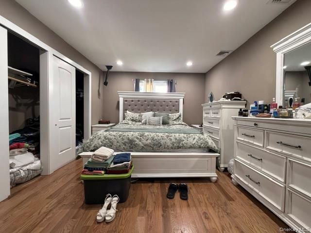 8 Mayflower Court, Brentwood, NY 11717