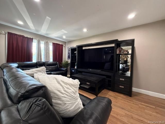 8 Mayflower Court, Brentwood, NY 11717