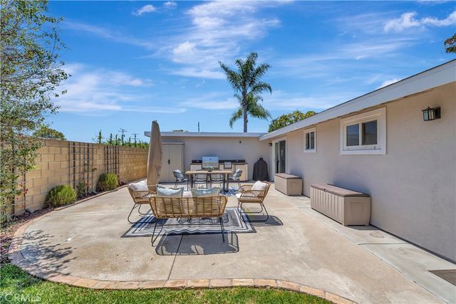 2136 Parsons, Costa Mesa, CA 92627