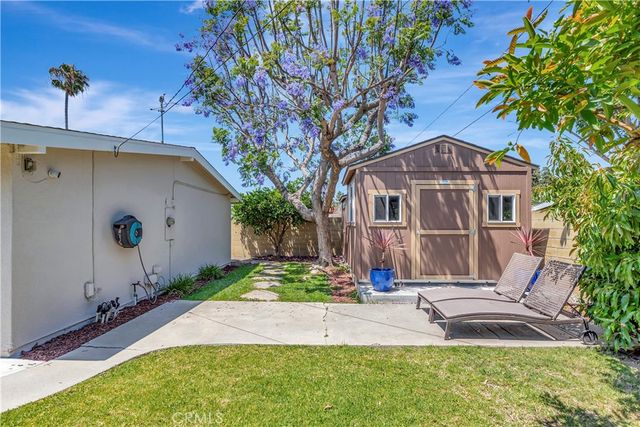 2136 Parsons, Costa Mesa, CA 92627