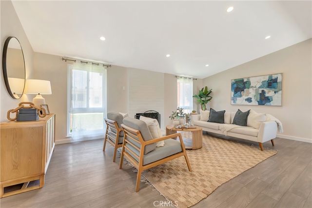 2136 Parsons, Costa Mesa, CA 92627