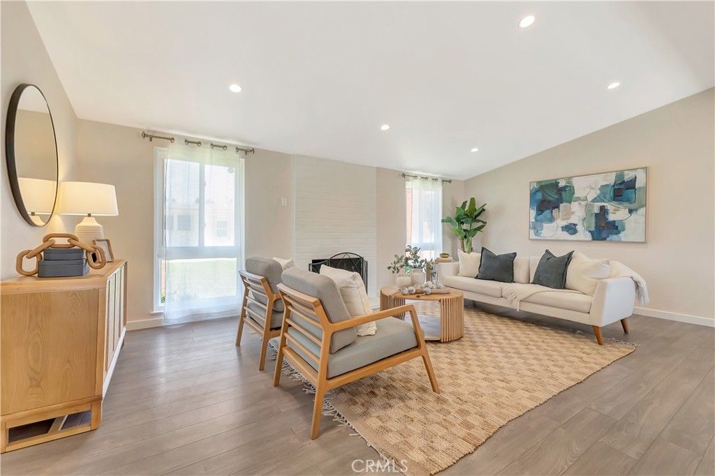 Image 2 of property listing at 2136 Parsons, Costa Mesa, CA 92627