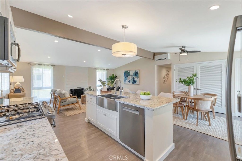 Image 5 of property listing at 2136 Parsons, Costa Mesa, CA 92627