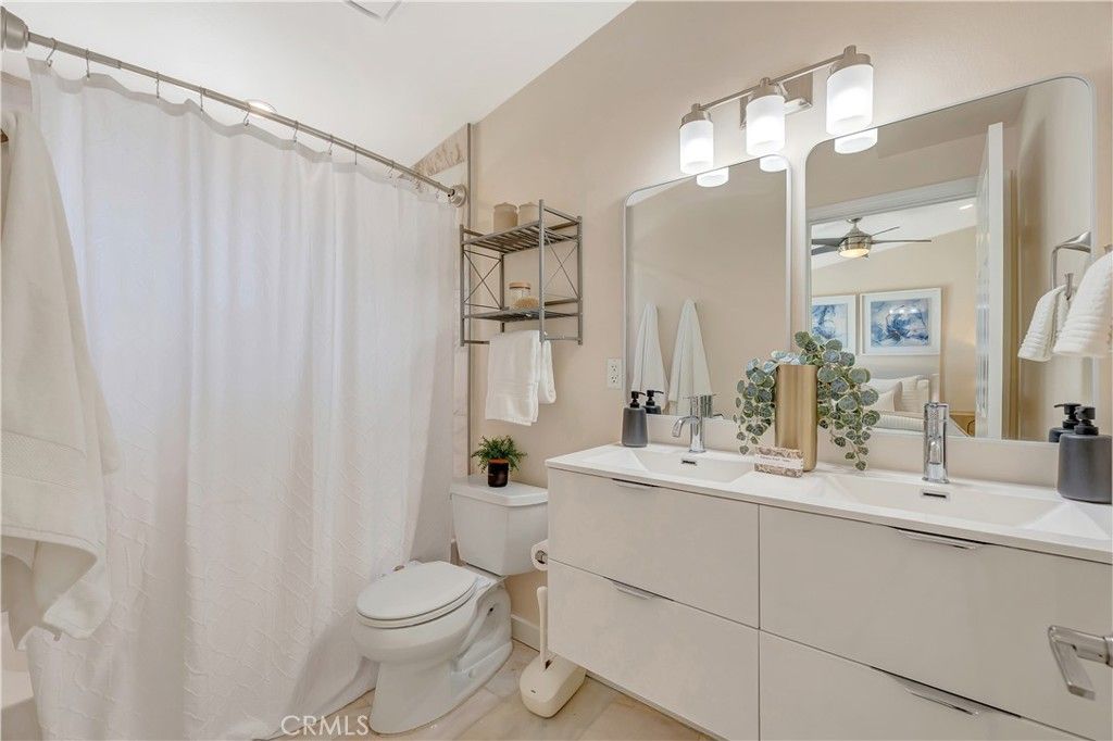 Image 9 of property listing at 2136 Parsons, Costa Mesa, CA 92627