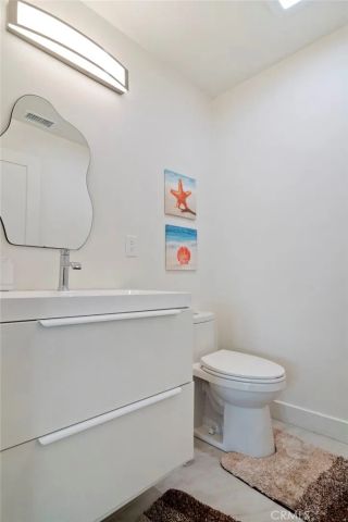 24136 Kittridge, West Hills, CA 91307