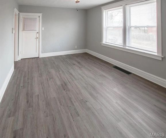 2901 Nebraska Avenue, St Louis, MO 63118