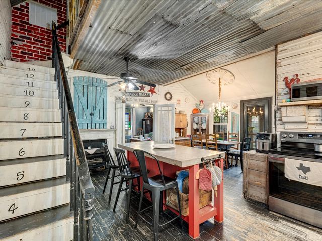 301 S Main Street, Crandall, TX 75114