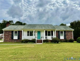 15411 Maranatha Ave, Chester, VA 23836