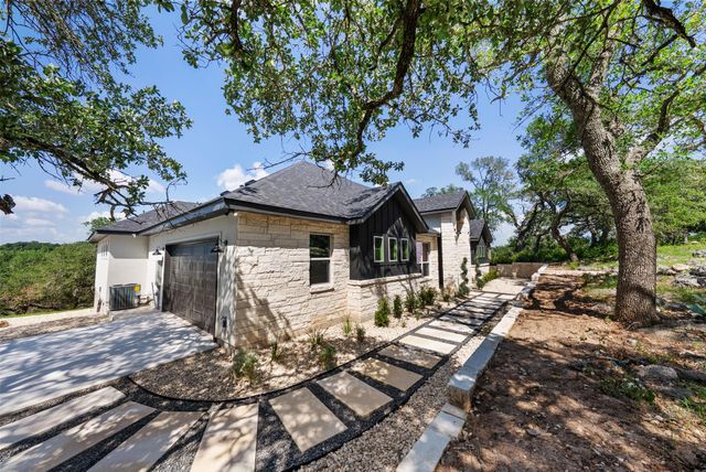 375 Shady HOLW, New Braunfels, TX 78132