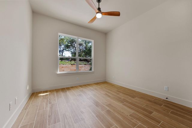 375 Shady HOLW, New Braunfels, TX 78132