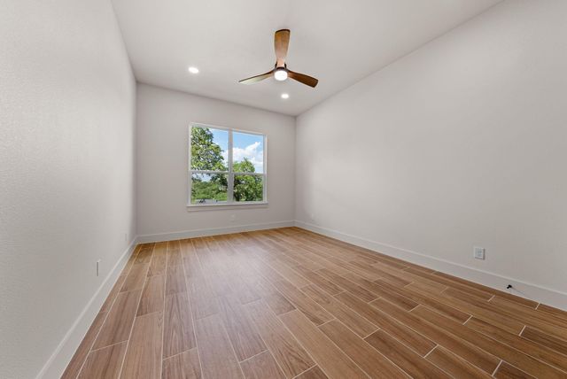 375 Shady HOLW, New Braunfels, TX 78132