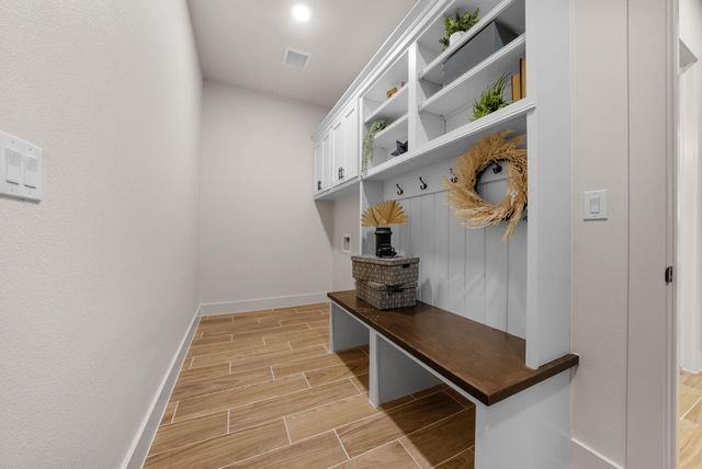 375 Shady HOLW, New Braunfels, TX 78132