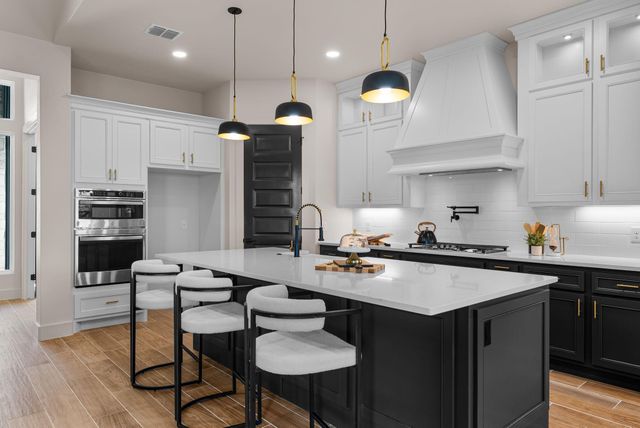 375 Shady HOLW, New Braunfels, TX 78132
