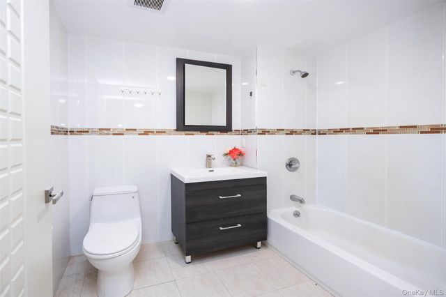 138-12 Northern Boulevard 6F, Flushing, NY 11354