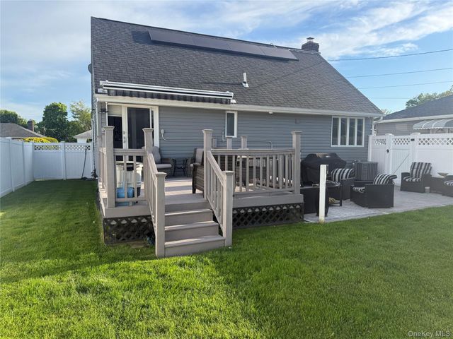 2082 Renfrew Avenue, Elmont, NY 11003