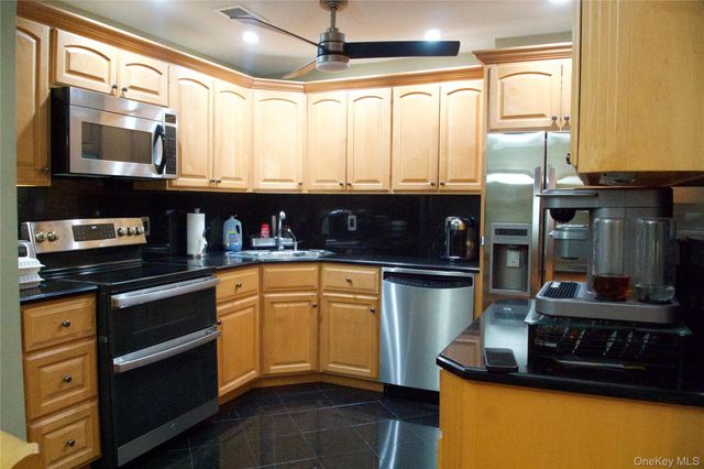 2082 Renfrew Avenue, Elmont, NY 11003