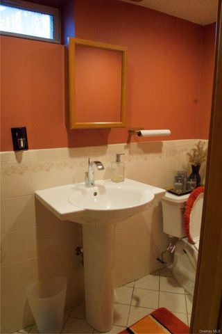 2082 Renfrew Avenue, Elmont, NY 11003