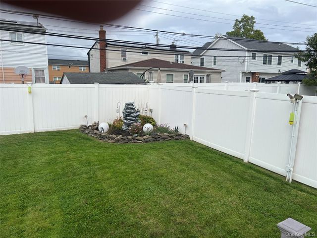 2082 Renfrew Avenue, Elmont, NY 11003