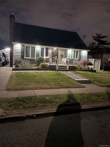 2082 Renfrew Avenue, Elmont, NY 11003