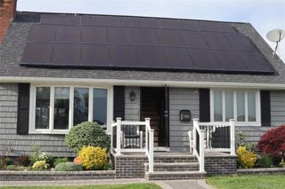 2082 Renfrew Avenue, Elmont, NY 11003