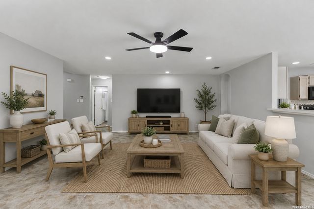 8927 Interlachen, Selma, TX 78154