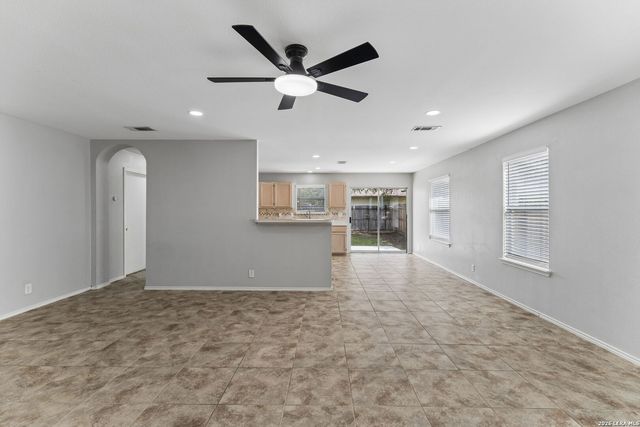 8927 Interlachen, Selma, TX 78154