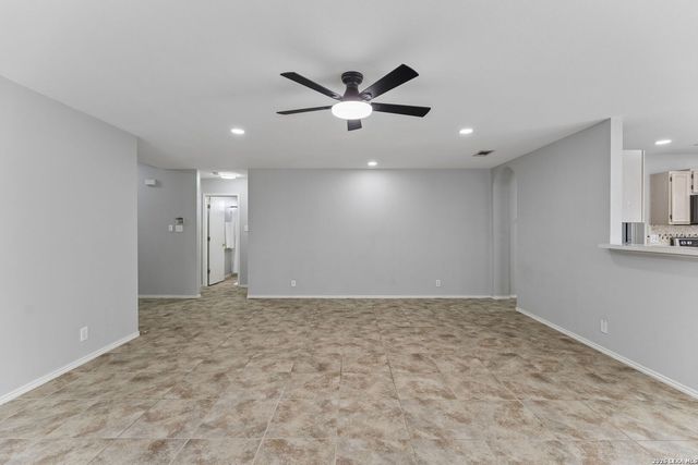 8927 Interlachen, Selma, TX 78154
