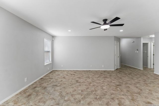 8927 Interlachen, Selma, TX 78154