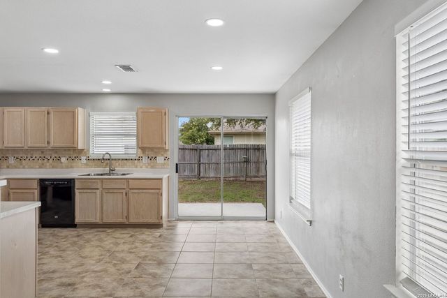 8927 Interlachen, Selma, TX 78154