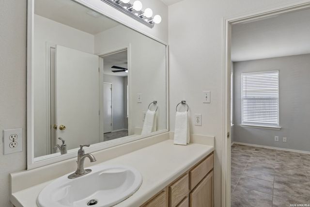 8927 Interlachen, Selma, TX 78154