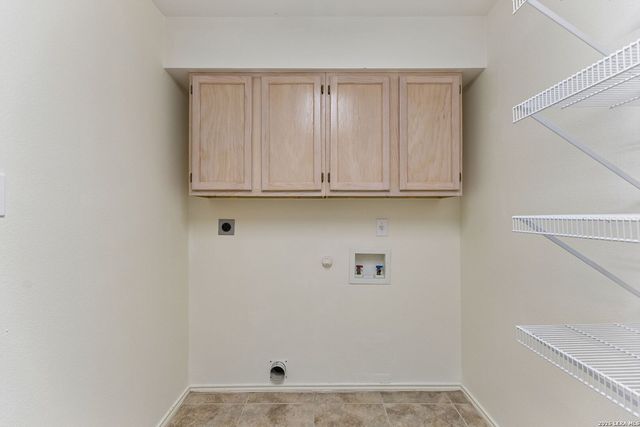 8927 Interlachen, Selma, TX 78154