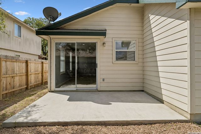8927 Interlachen, Selma, TX 78154