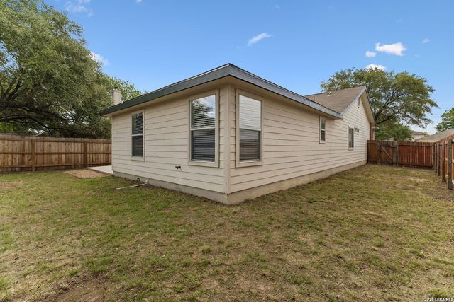 8927 Interlachen, Selma, TX 78154