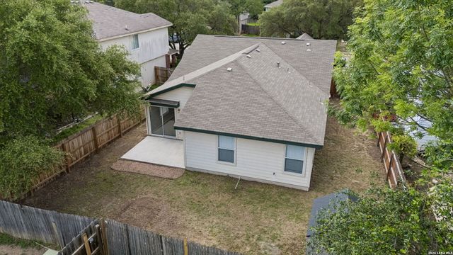 8927 Interlachen, Selma, TX 78154