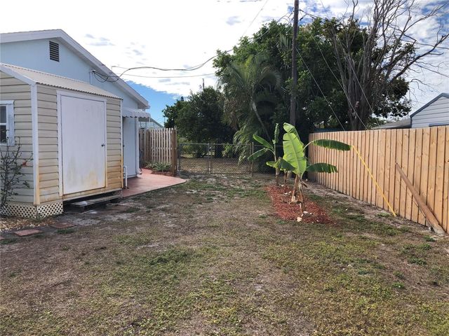 119 OLDENBURGH COURT NE, Port Charlotte, FL 33952