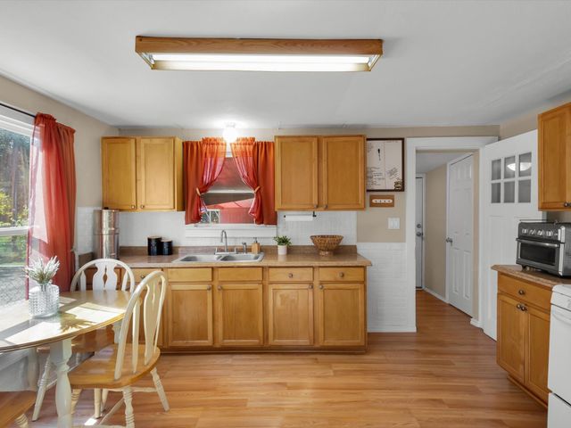 1103 Commerce Street W, Honey Grove, TX 75446