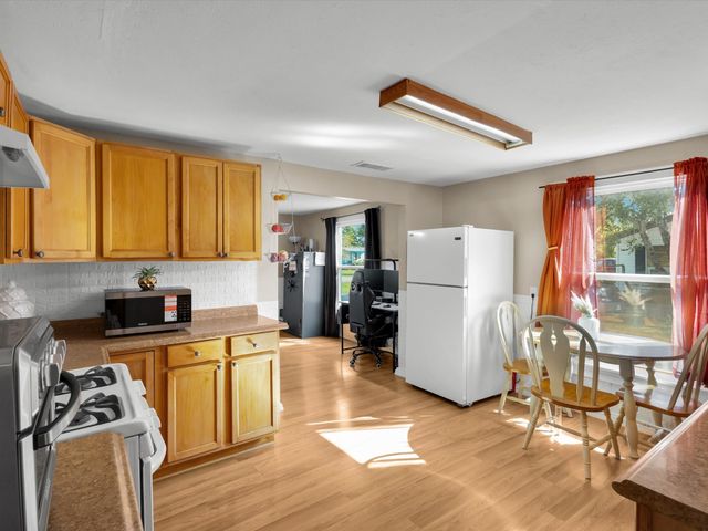 1103 Commerce Street W, Honey Grove, TX 75446