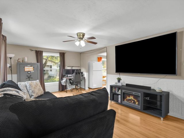 1103 Commerce Street W, Honey Grove, TX 75446