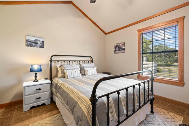 357 Swannerland Dr, Scroggins, TX 75480