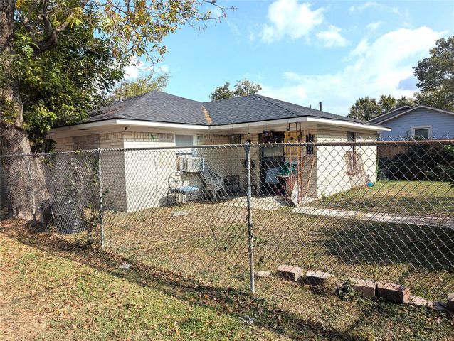 3223 Retta, 3222 Florida St Street, Houston, TX 77026