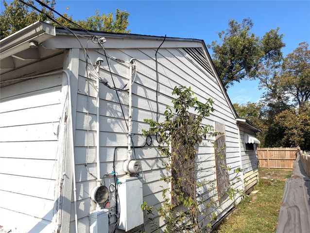 3223 Retta, 3222 Florida St Street, Houston, TX 77026