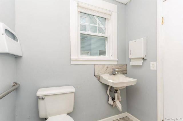 108 Hempstead Avenue, Lynbrook, NY 11563