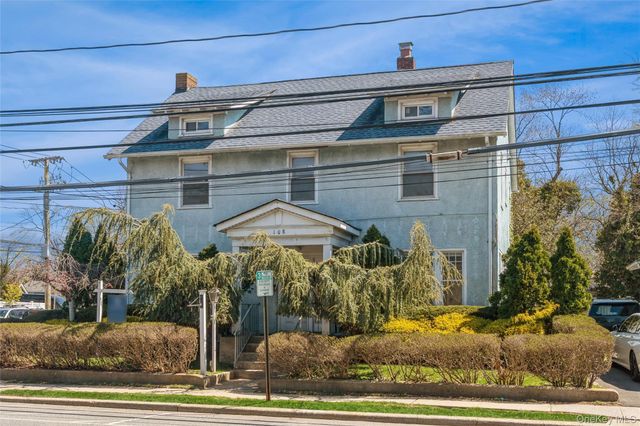 108 Hempstead Avenue, Lynbrook, NY 11563