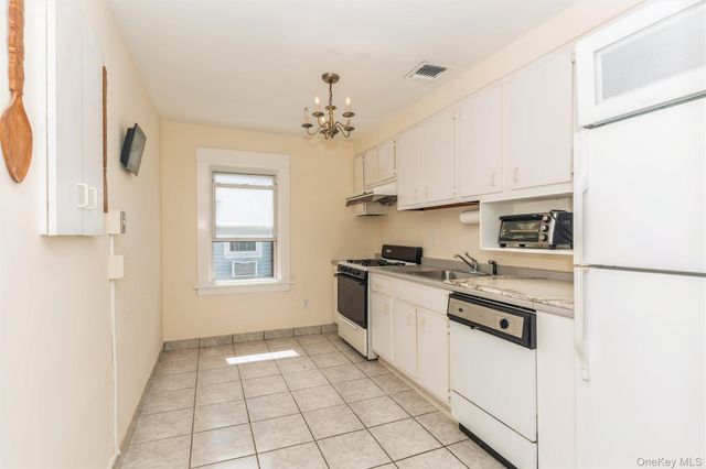 108 Hempstead Avenue, Lynbrook, NY 11563