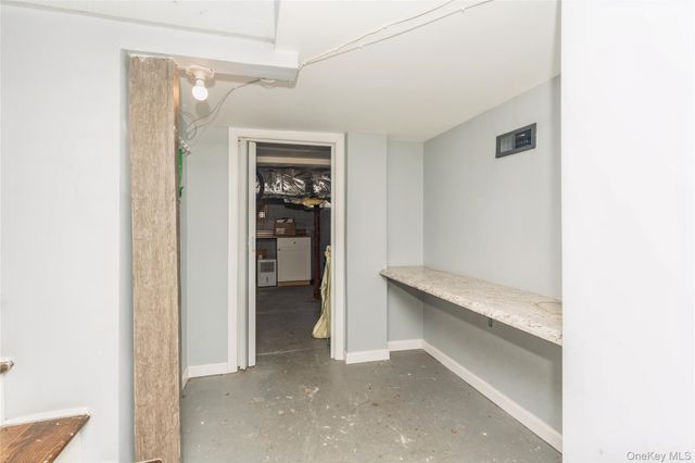 108 Hempstead Avenue, Lynbrook, NY 11563