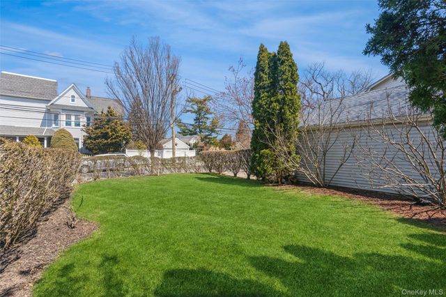 108 Hempstead Avenue, Lynbrook, NY 11563
